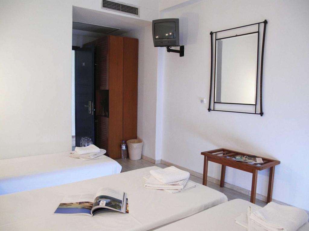 Hotel Azur Kriopigi Habitación foto